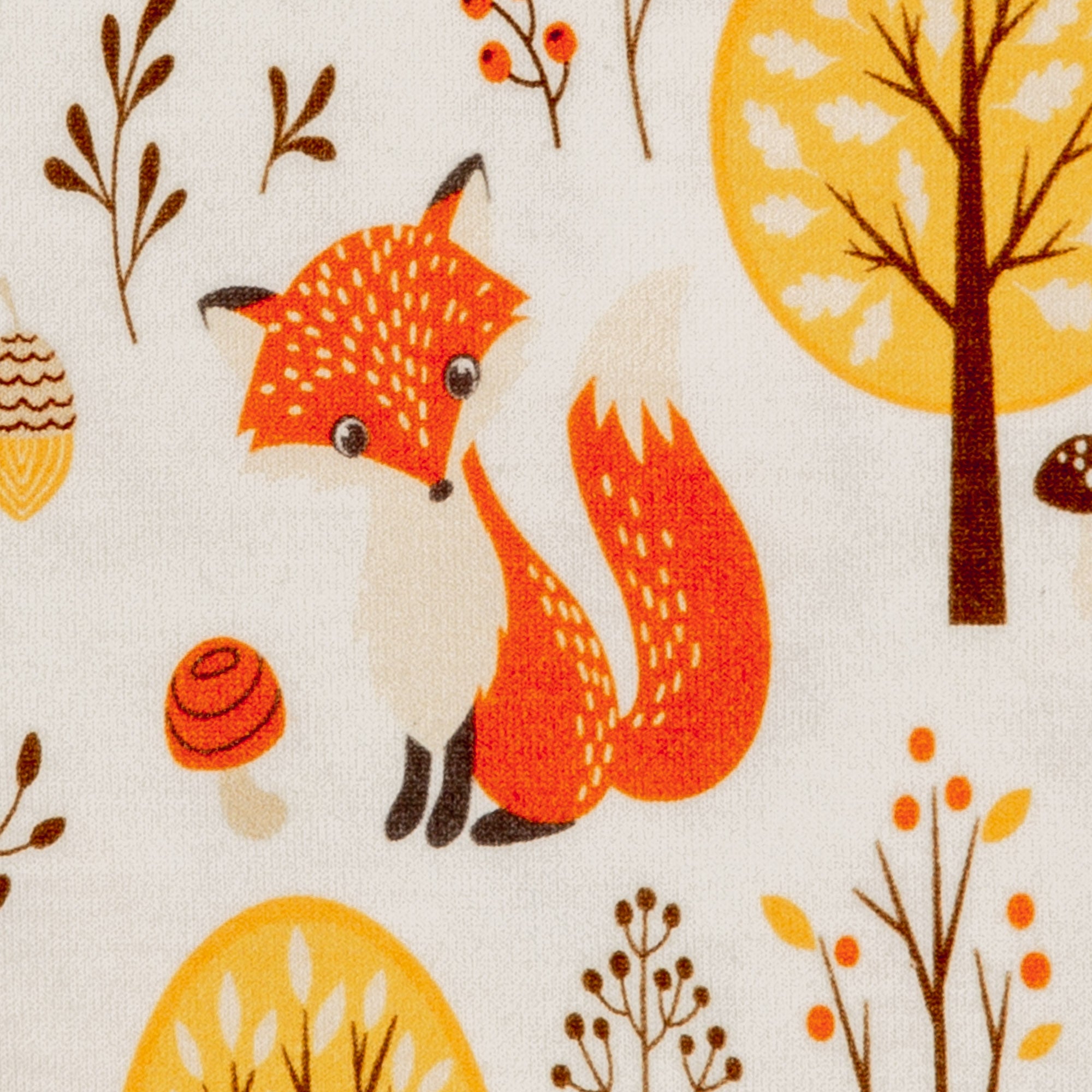 Zu sehen ist eine Nahaufnahme eines weichen, elastischen Baumwolljersey-Stoffs in cream mit Motiven von niedlichen Waldtieren wie Fuchs, Hase und Eule, der durch seine angenehme, glatte Oberfläche ideal für Kleidung, Accessoires und kreative DIY-Projekte geeignet ist.