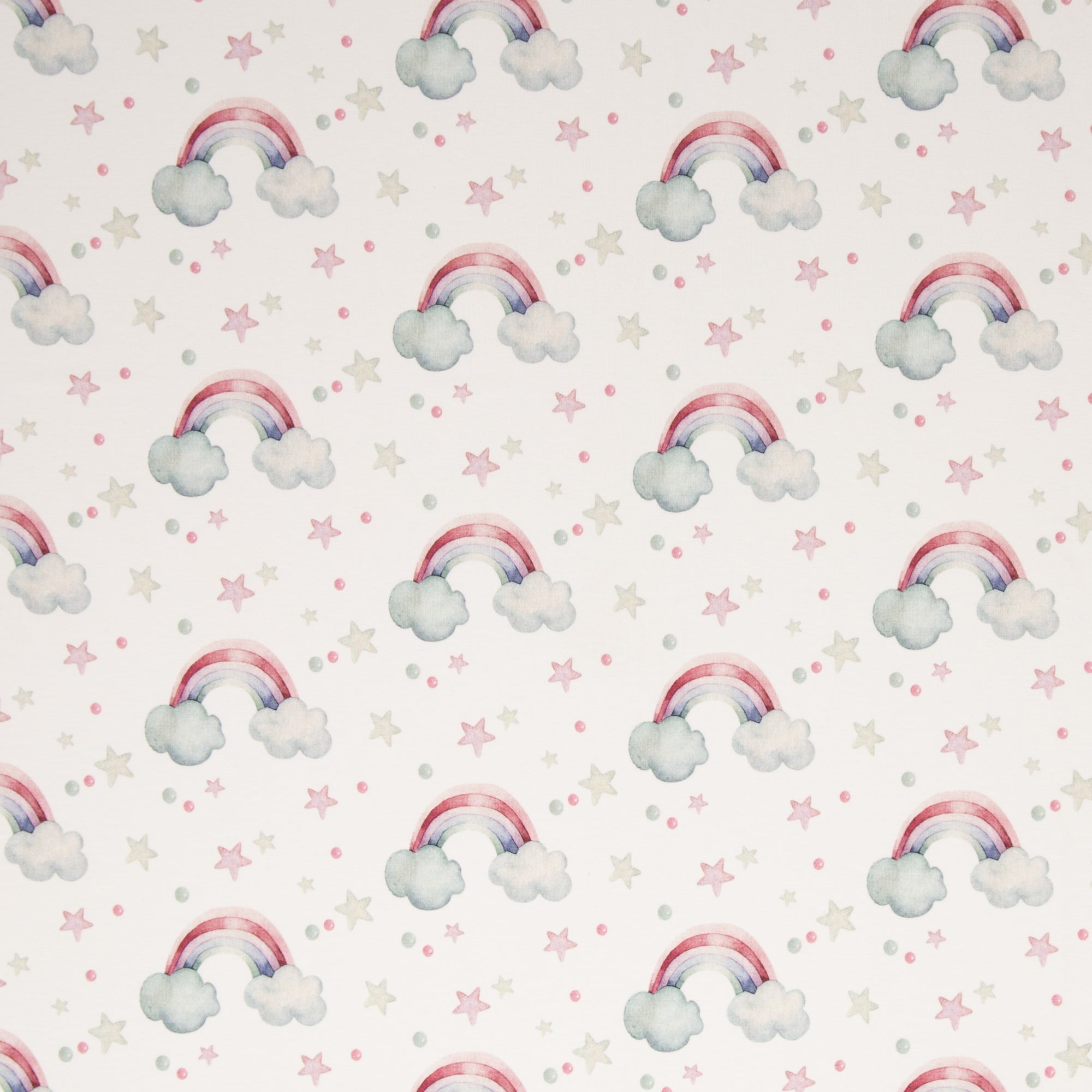 Zu sehen ist ein weicher, elastischer Baumwolljersey-Stoff in weiß mit Regenbogen-Motiven, der durch seine angenehme, glatte Oberfläche ideal für Kleidung, Accessoires und kreative DIY-Projekte geeignet ist.