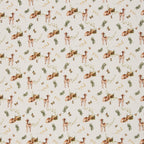 Zu sehen ist weißer Baumwolljersey mit Reh- und Waldmotiven, elastisch und ideal für Kinderkleidung und DIY-Nähprojekte.