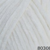 Plüschgarn in weichem Cremeweiß – natürlicher, warmer Weißton für elegante Projekte, detailreiche Nahaufnahme der samtigen Garnstruktur