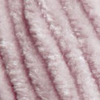 Plüschgarn in Roségrau – dezenter Grauton mit leicht rosigem Unterton für elegante Designs, detailreiche Nahaufnahme der samtigen Garnstruktur