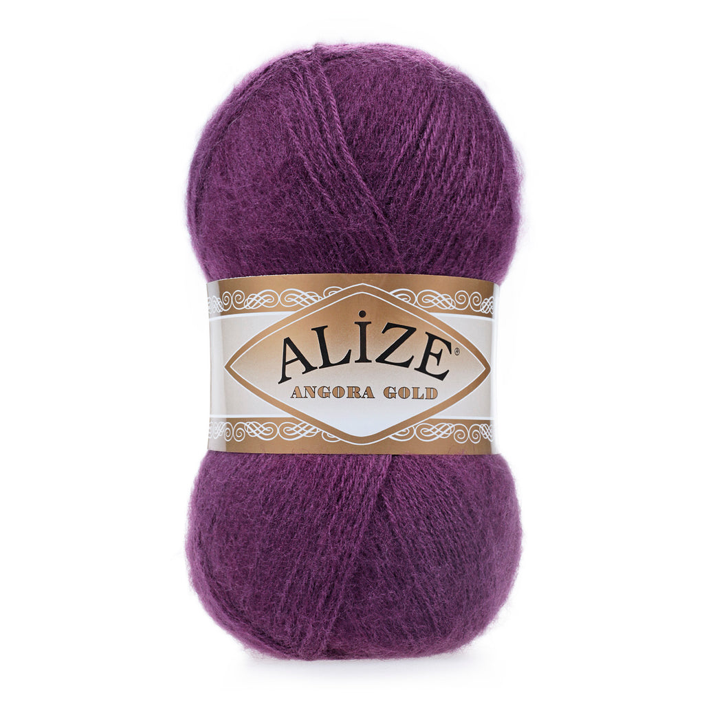 Zu sehen ist Alize Angora Gold Wolle in einem tiefen Dunkellilaton; weiches, leicht flauschiges Strickgarn, ideal für Pullover, Schals und kreative Handarbeitsprojekte.