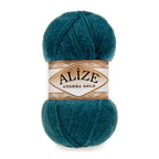 Zu sehen ist Alize Angora Gold Wolle in einem kräftigen Petrol‑/Dunkel‑Türkis‑Blau; weiches, leicht flauschiges Strickgarn, ideal für Pullover, Schals und kreative Handarbeitsprojekte.
