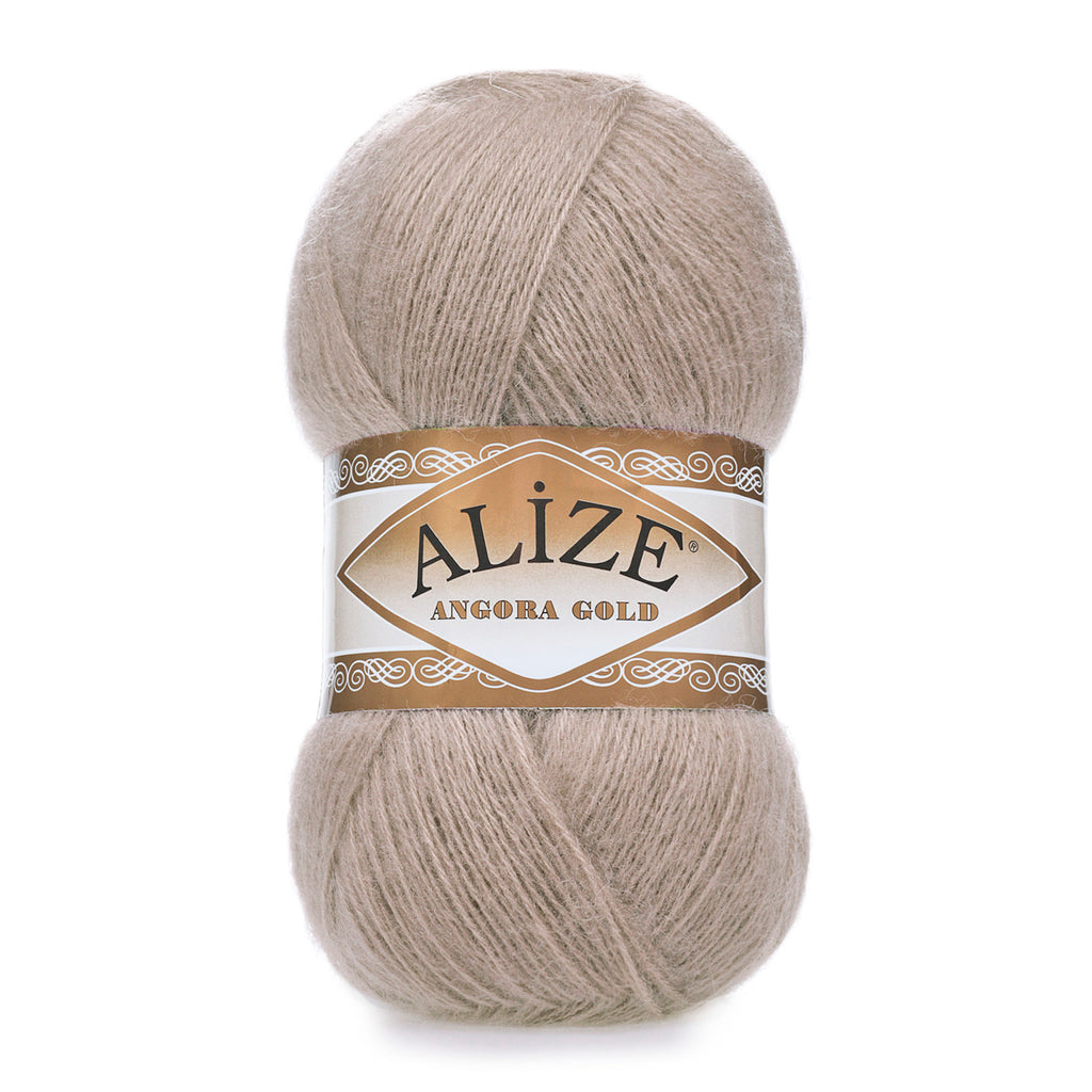 Zu sehen ist Alize Angora Gold Wolle in einem warmen Mink‑Beigeton; weiches, leicht flauschiges Strickgarn, ideal für Pullover, Schals und kreative Handarbeitsprojekte.