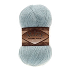 Zu sehen ist Alize Angora Gold Simli Wolle in einem hellen Aqua-Ton, weiches Strickgarn mit Glitzerfaden für Pullover und Schals.
