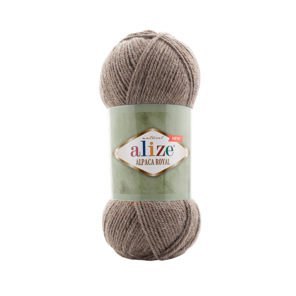 Zu sehen ist Alize Alpaca Royal Wolle in einem warmen Beige mit leicht bräunlichem Unterton; ein weiches, leicht flauschiges Garn mit edlem Alpaka-Anteil, ideal für Pullover, Schals und natürliche, zeitlose Handarbeitsprojekte.