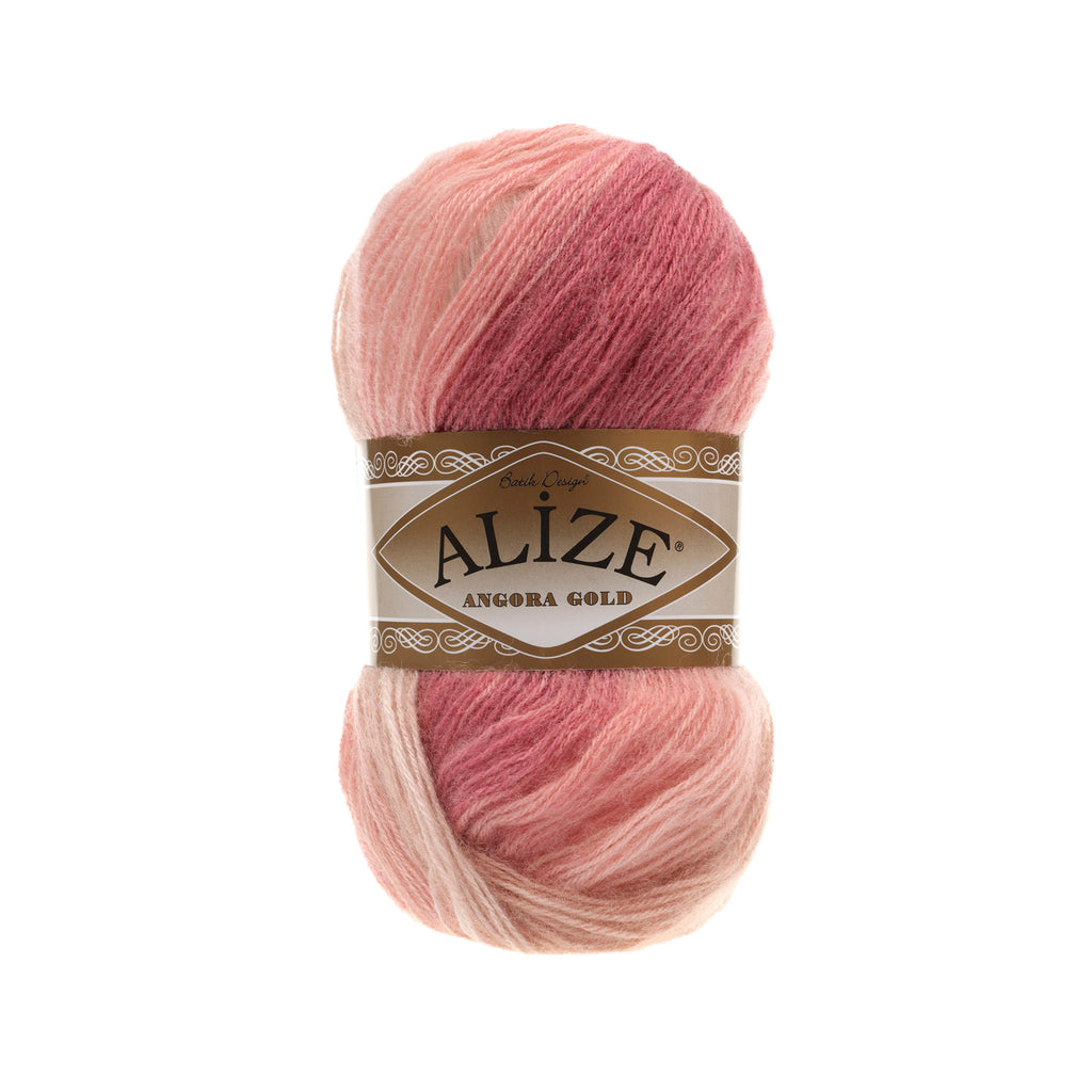 Zu sehen ist Alize Angora Gold Batik Wolle mit harmonischem Farbverlauf in Rosa- und Pinktönen; weiches, leicht flauschiges Strickgarn, ideal für Pullover, Schals und kreative Handarbeitsprojekte.