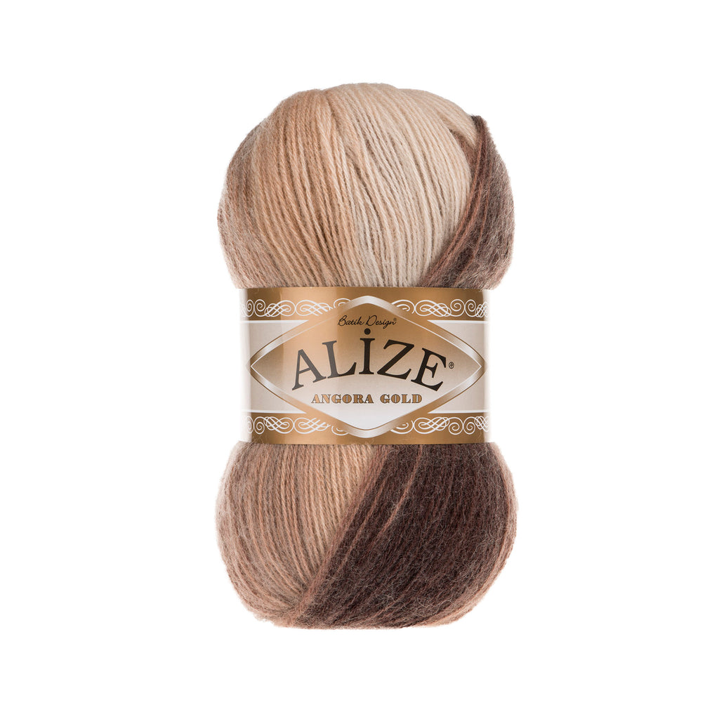Zu sehen ist Alize Angora Gold Batik Wolle mit harmonischem Farbverlauf in Braun- und Beigetönen; weiches, leicht flauschiges Strickgarn, ideal für Pullover, Schals und kreative Handarbeitsprojekte.